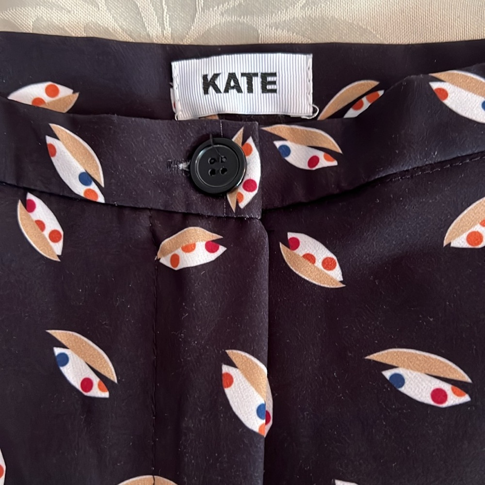 Like New-KATE-Size Large - Picture 4 of 9